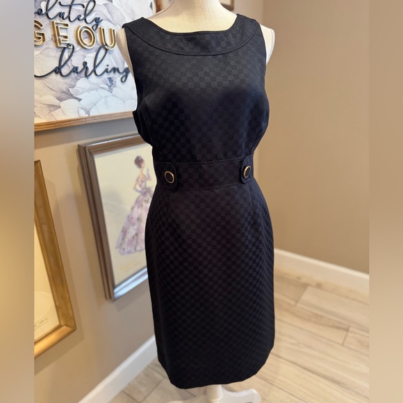 Like New! TAHARI Elegant Black Sleeveless Dress - Picture 1 of 7